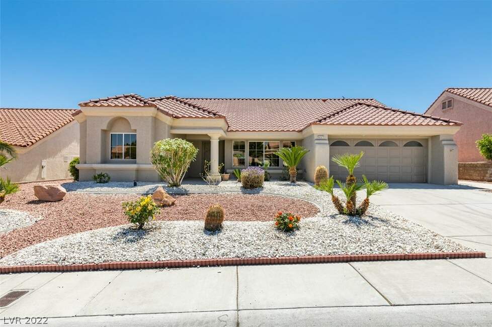 Unique Sun City Summerlin Home With Elevated Lot