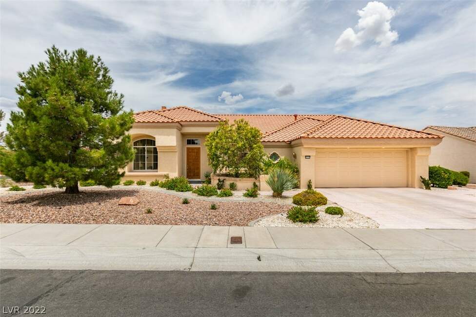Larger Single Story Home In Sun City Summerlin